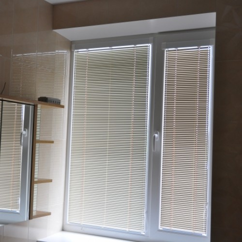 Horizontal aluminum blinds