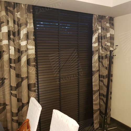 Horizontal wooden blinds