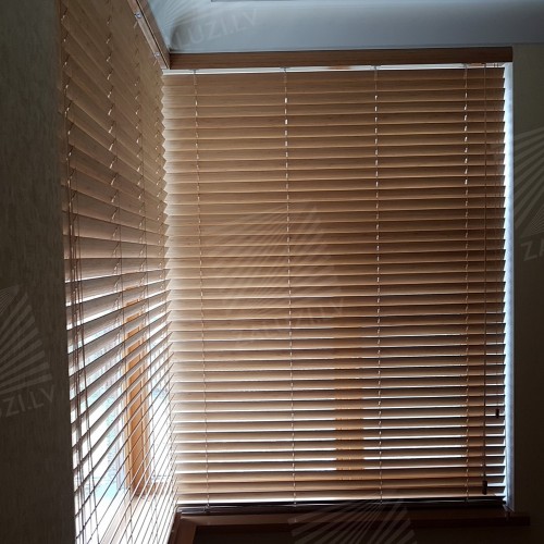 Horizontal wooden blinds