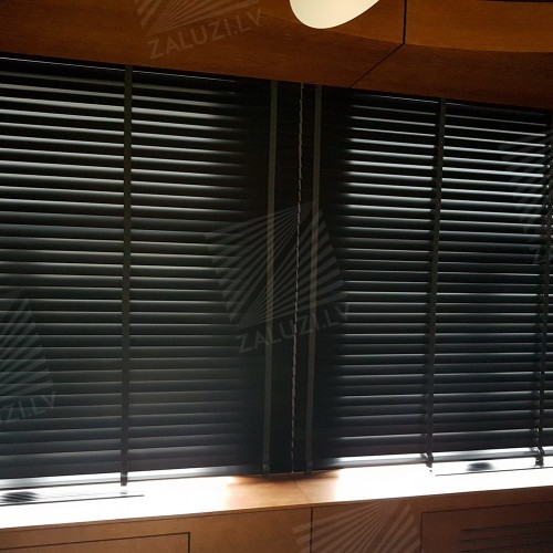 Horizontal wooden blinds