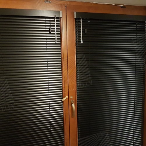 Horizontal wooden blinds