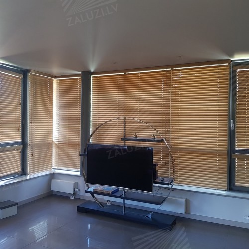 Horizontal wooden blinds