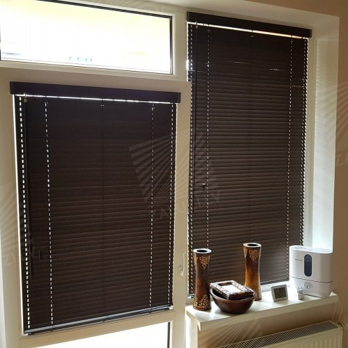 Horizontal wooden blinds
