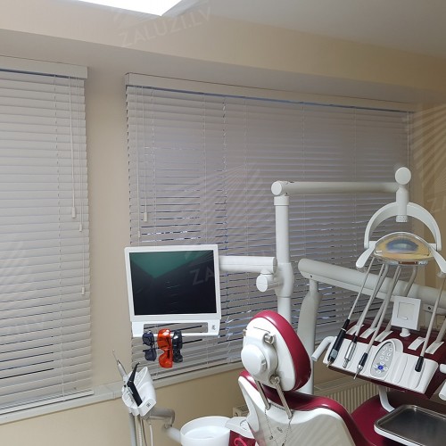 Horizontal wooden blinds