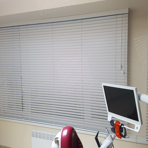 Horizontal wooden blinds