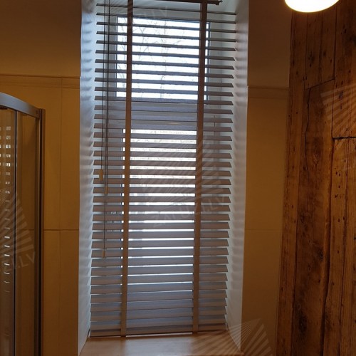 Horizontal wooden blinds