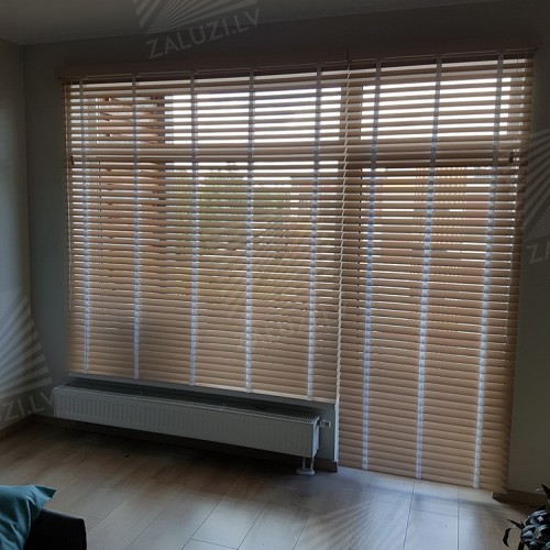 Horizontal wooden blinds