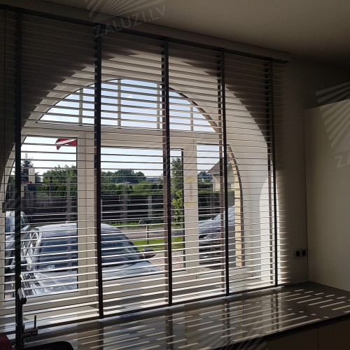 Horizontal wooden blinds