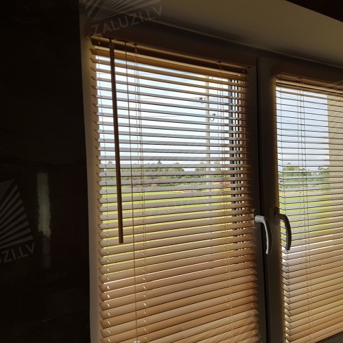 Horizontal wooden blinds