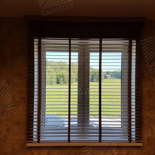 Horizontal wooden blinds