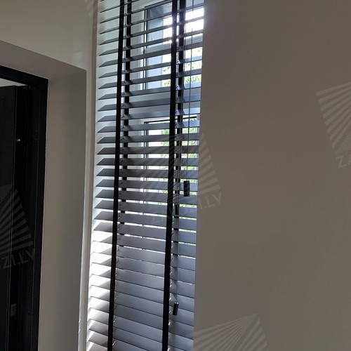 Horizontal wooden blinds