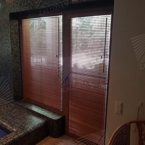 Horizontal wooden blinds
