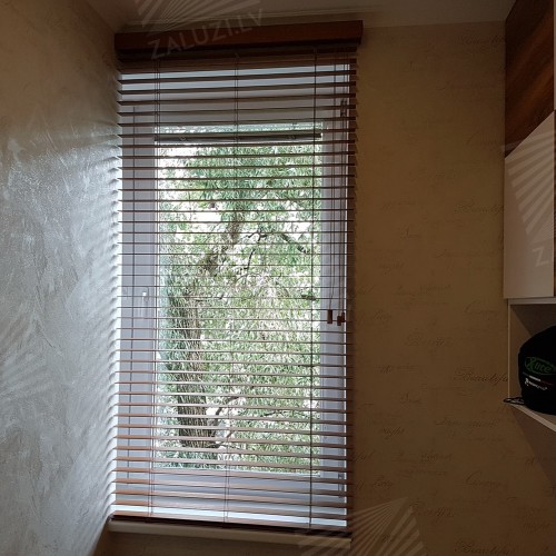 Horizontal wooden blinds