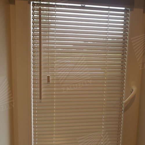 Horizontal wooden blinds