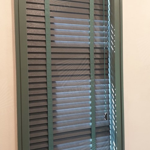 Horizontal wooden blinds