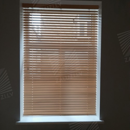 Horizontal wooden blinds