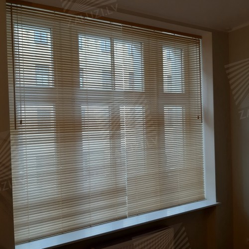 Horizontal wooden blinds