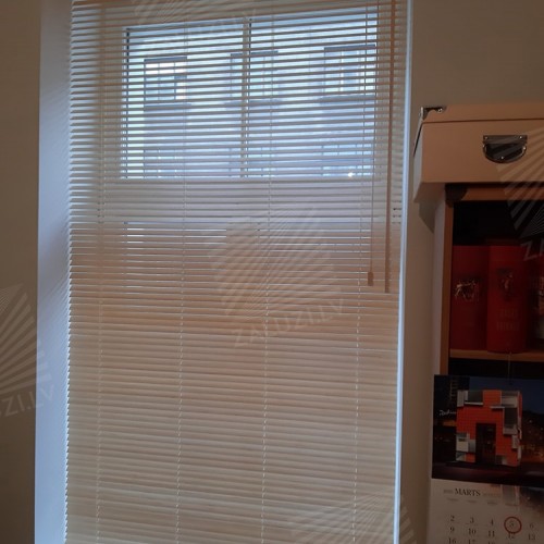 Horizontal wooden blinds