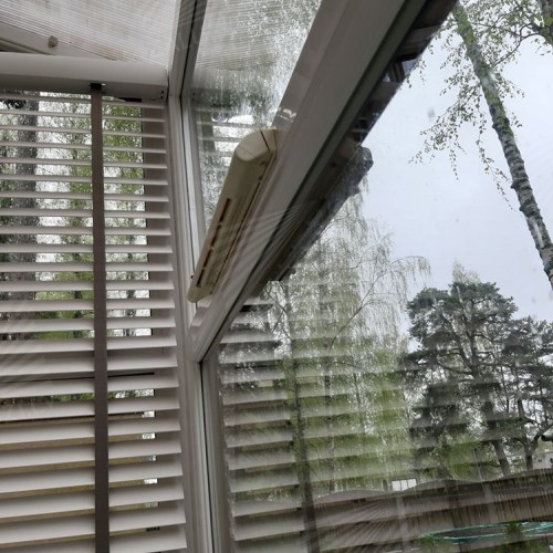 Horizontal wooden blinds