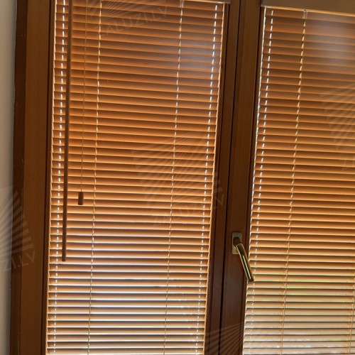 Horizontal wooden blinds