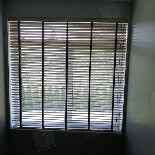 Horizontal wooden blinds