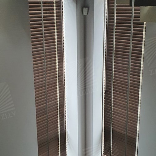 Horizontal wooden blinds