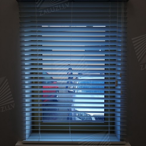 Horizontal wooden blinds