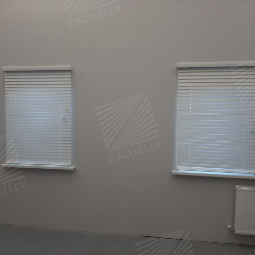 Horizontal wooden blinds