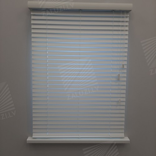 Horizontal wooden blinds
