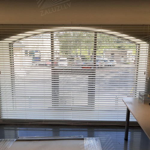 Horizontal wooden blinds