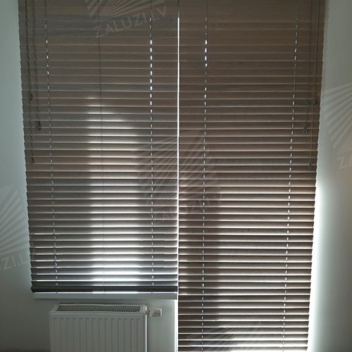 Horizontal wooden blinds