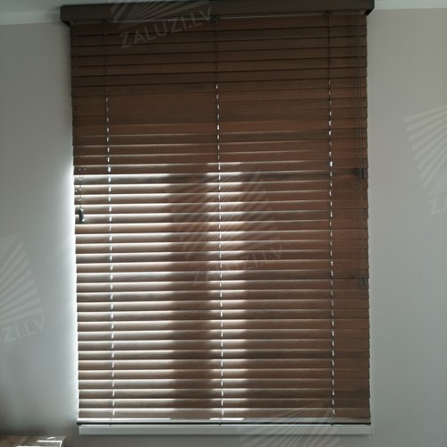 Horizontal wooden blinds