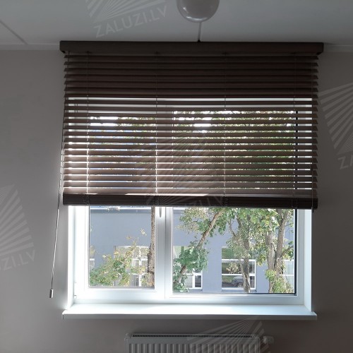 Horizontal wooden blinds