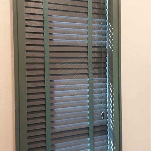 Horizontal wooden blinds