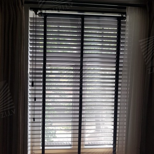 Horizontal wooden blinds