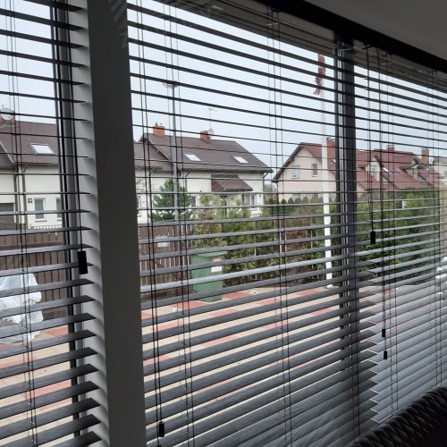 Horizontal wooden blinds