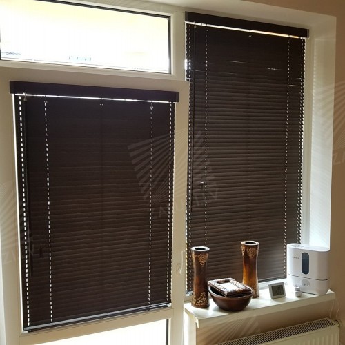 Horizontal wooden blinds