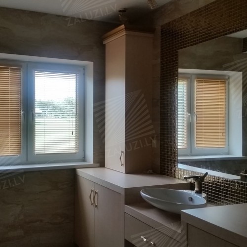 Horizontal wooden blinds