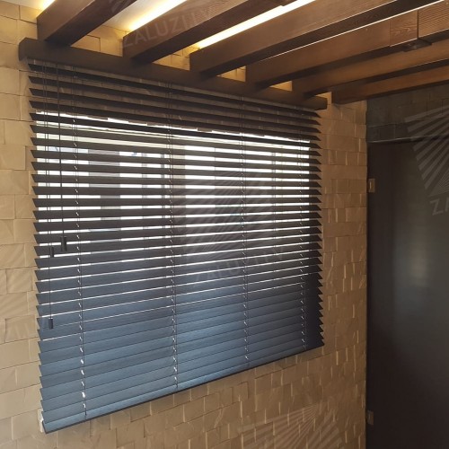 Horizontal wooden blinds