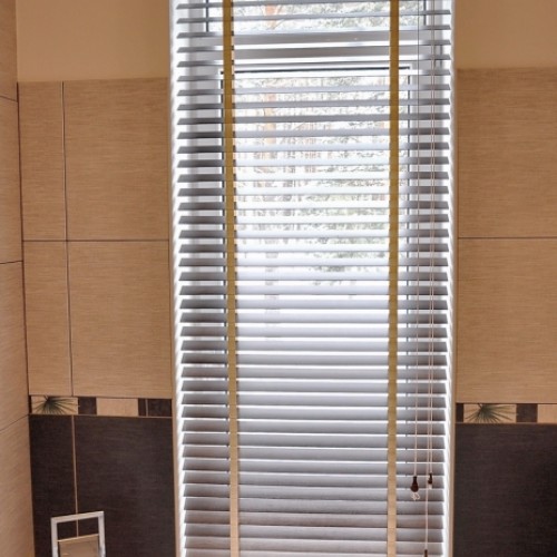 Horizontal wooden blinds