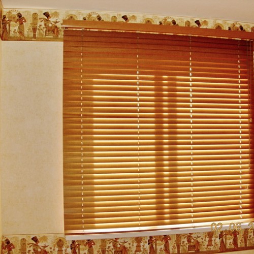 Horizontal wooden blinds