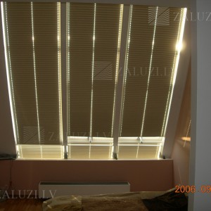Pleated blinds