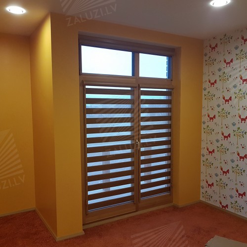 “Day-night” blinds