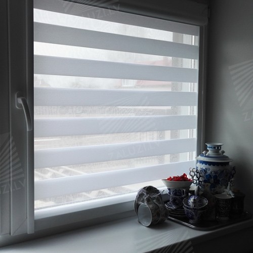 “Day-night” blinds