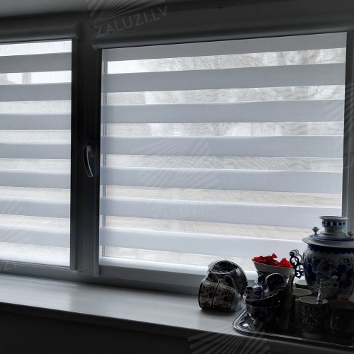 “Day-night” blinds