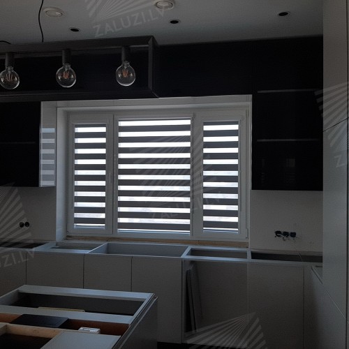“Day-night” blinds