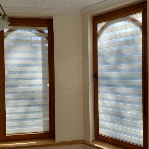 “Day-night” blinds