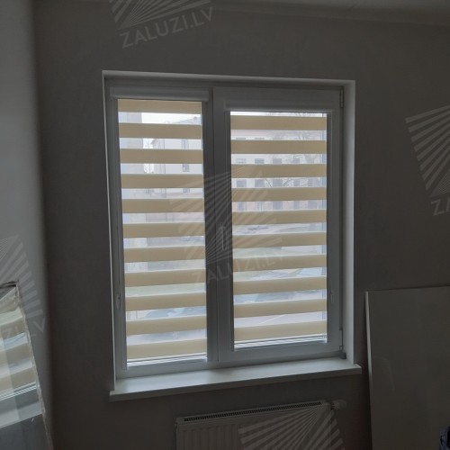 “Day-night” blinds