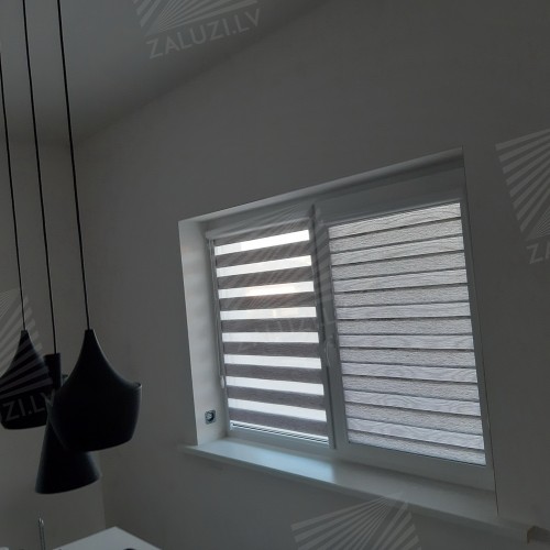 “Day-night” blinds