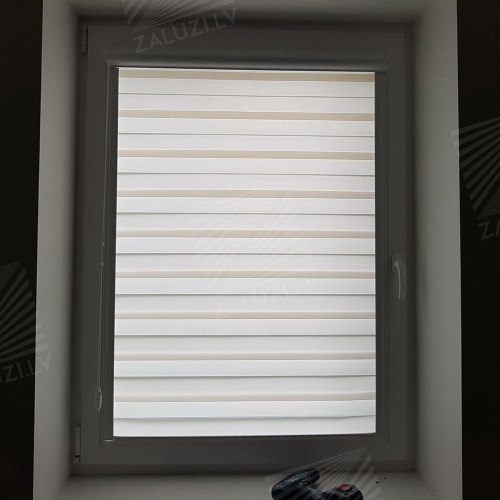 “Day-night” blinds